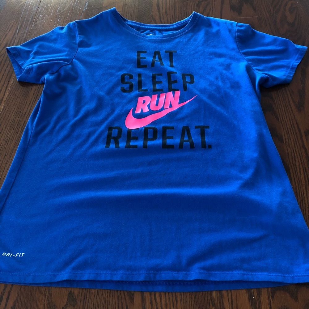 Nike women’s t shirt